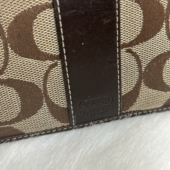 Coach Signature Wallet - Picture 2 of 8